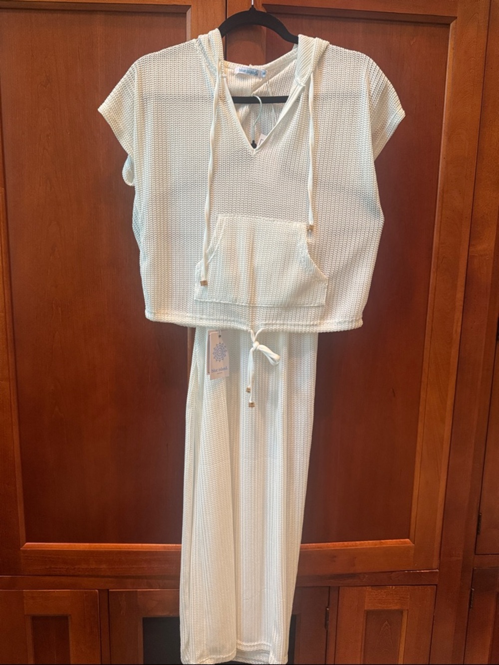 blue island White Knit Hooded Crop Top and Pants Set